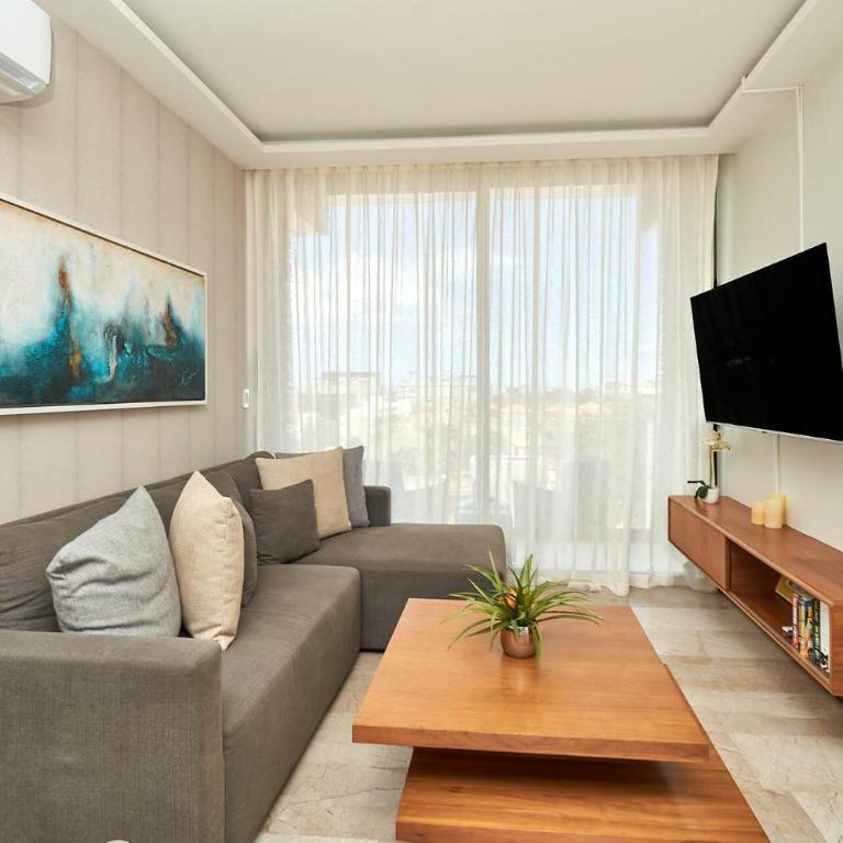 2 Bdrm Ocean View Private Pool Heart Of Town - Apartment mit 2 Schlafzimmern und Balkon - 11