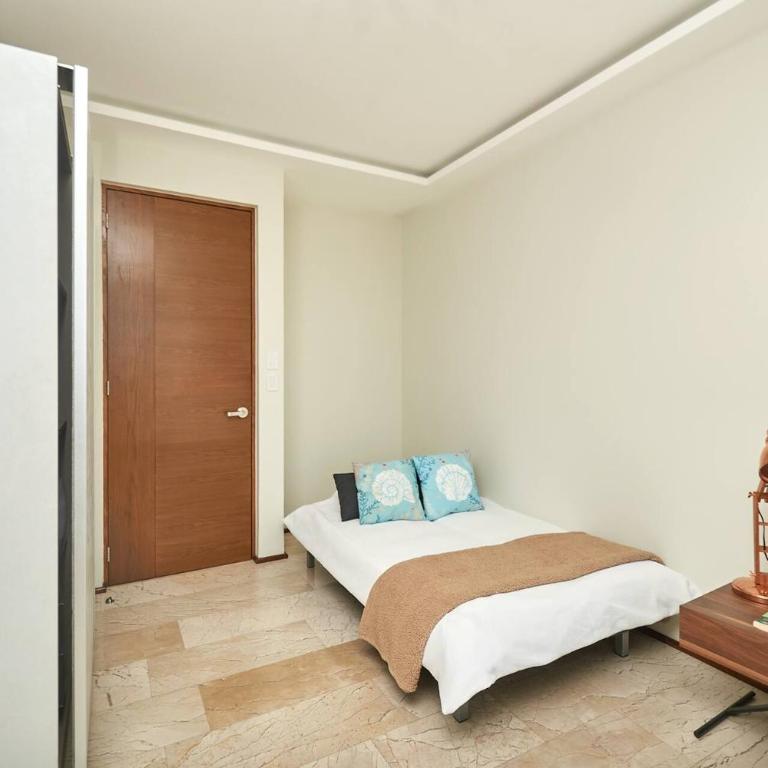 2 Bdrm Ocean View Private Pool Heart Of Town - Apartment mit 2 Schlafzimmern und Balkon - 18