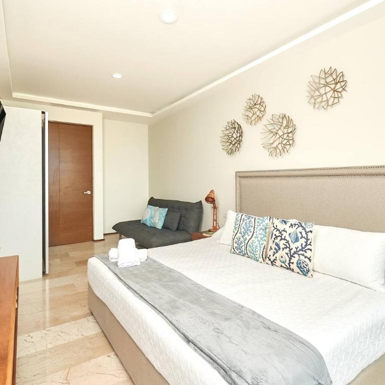 2 Bdrm Ocean View Private Pool Heart Of Town - Apartment mit 2 Schlafzimmern und Balkon - 19