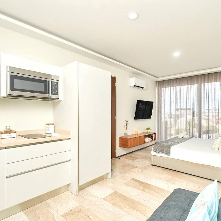 2 Bdrm Ocean View Private Pool Heart Of Town - Apartment mit 2 Schlafzimmern und Balkon - 32