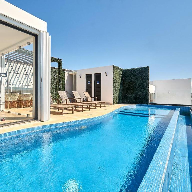 2 Bdrm Ocean View Private Pool Heart Of Town - Apartment mit 2 Schlafzimmern und Balkon - 46