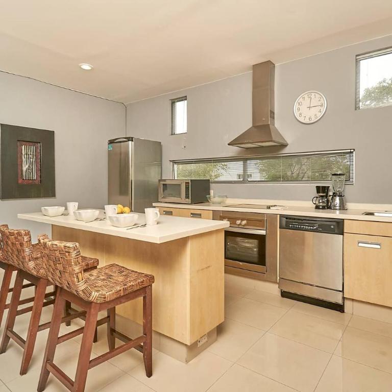 3Br Condo W Pool & Bbq Grill - One-Bedroom Apartment with Garden View - 3