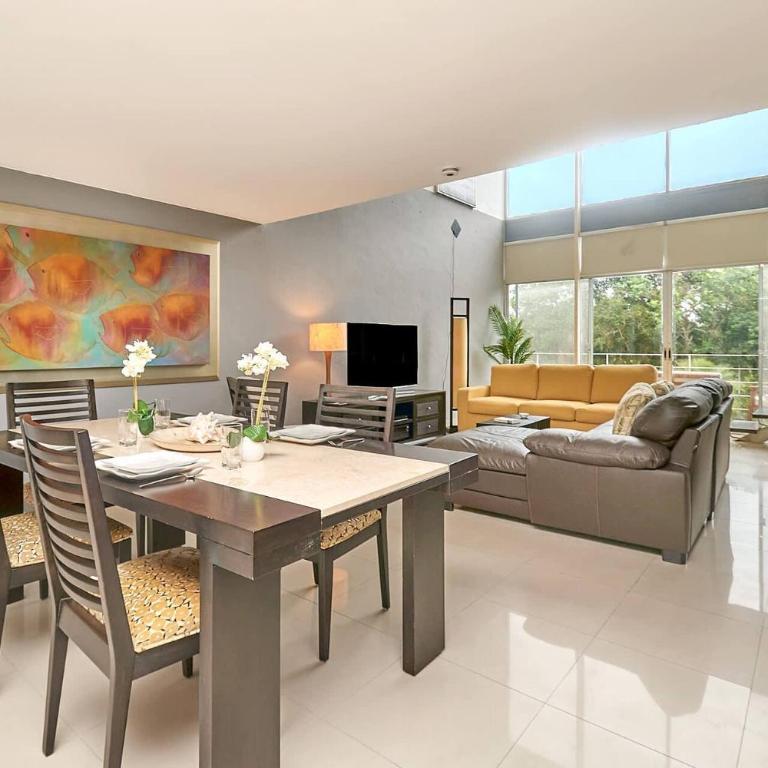 3Br Condo W Pool & Bbq Grill - One-Bedroom Apartment with Garden View - 8