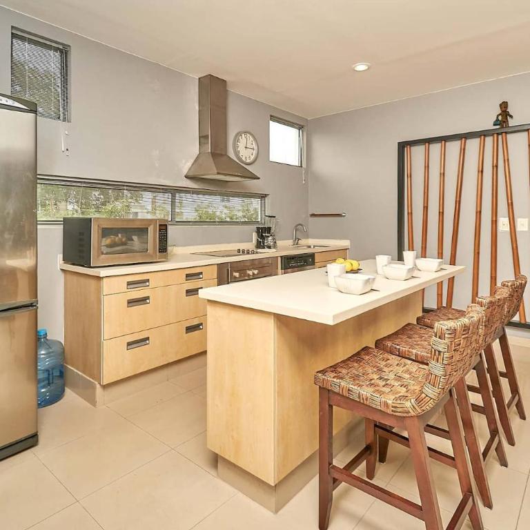 3Br Condo W Pool & Bbq Grill - One-Bedroom Apartment with Garden View - 14