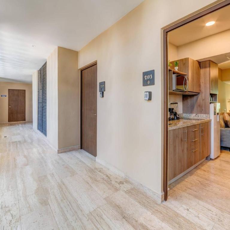 Syrena Luxury Downtown Studios - Apartment with Balcony - 18