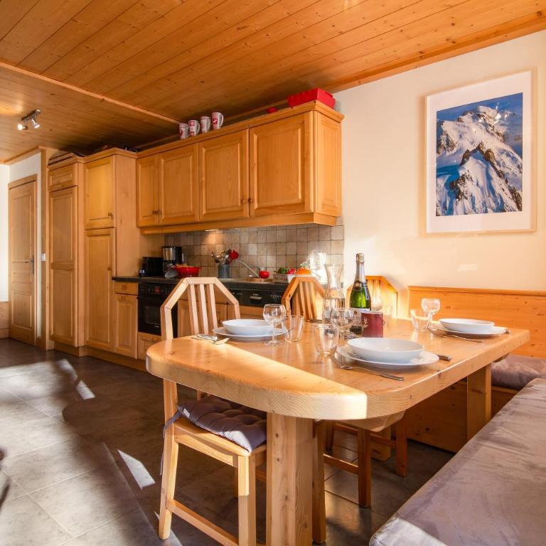 Apt Arsene2 Mont Blanc view for 5 next to ski - Happy Rentals - Apartment mit Balkon - 5