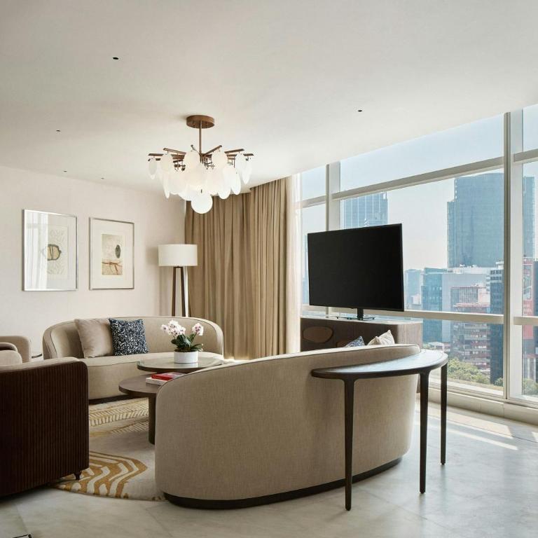 The St. Regis Mexico City - Suite Astor con vistas a la avenida Reforma - Servicio de mayordomo - 1 cama extragrande - 7