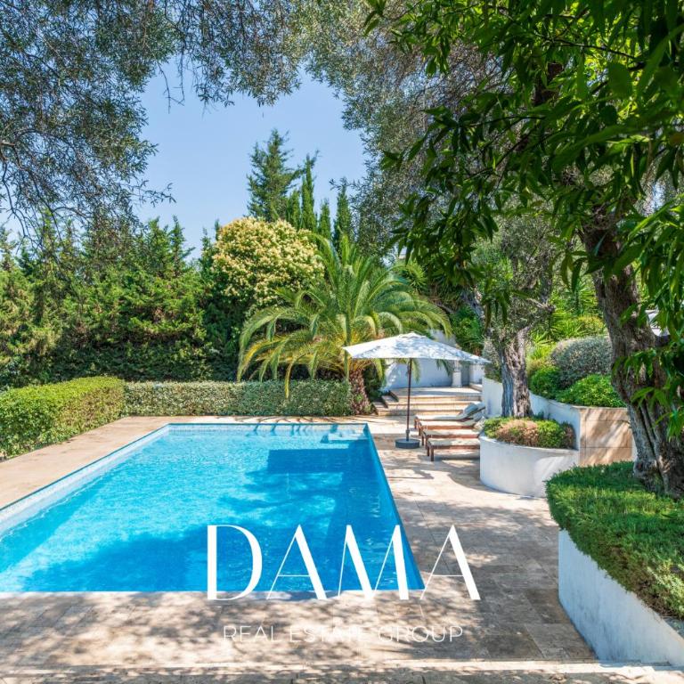 Modern villa with pool, garden, 4 bedrooms - Villa - 3