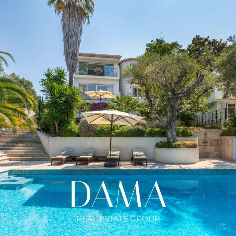 Modern villa with pool, garden, 4 bedrooms - Villa - 1