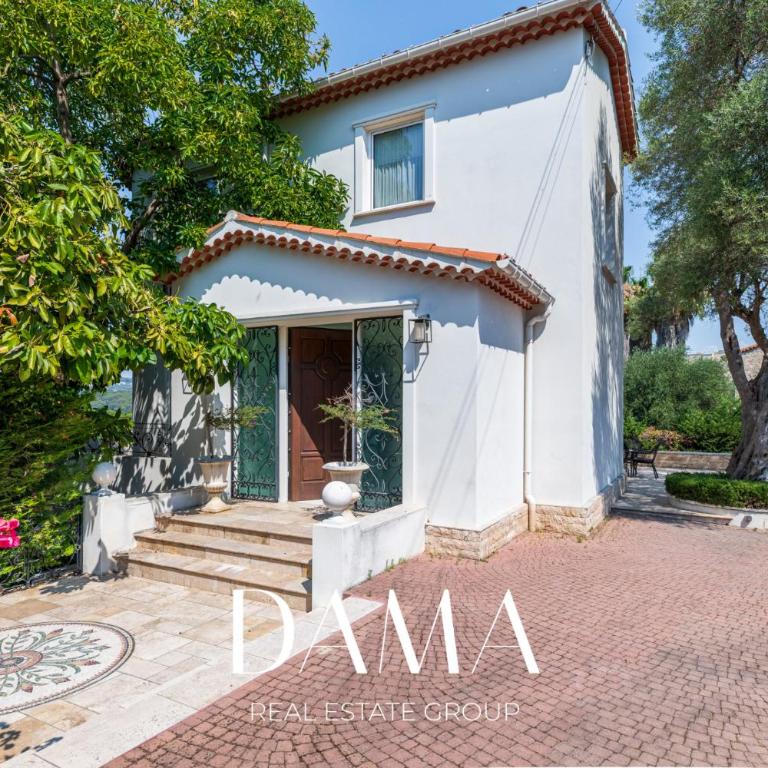 Modern villa with pool, garden, 4 bedrooms - Villa - 30