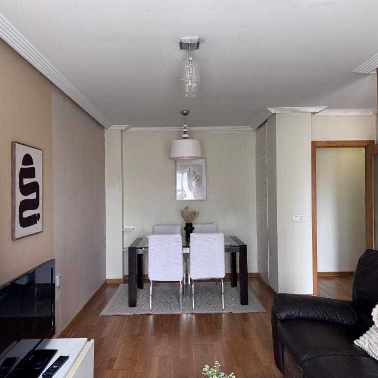 Apartamento Premium cerca Hospital, Universidad, Parking privado, a 5 minutos del centro histórico, ideal para visitar León sin preocuparse por el aparcamiento - Apartment mit 1 Schlafzimmer - 2