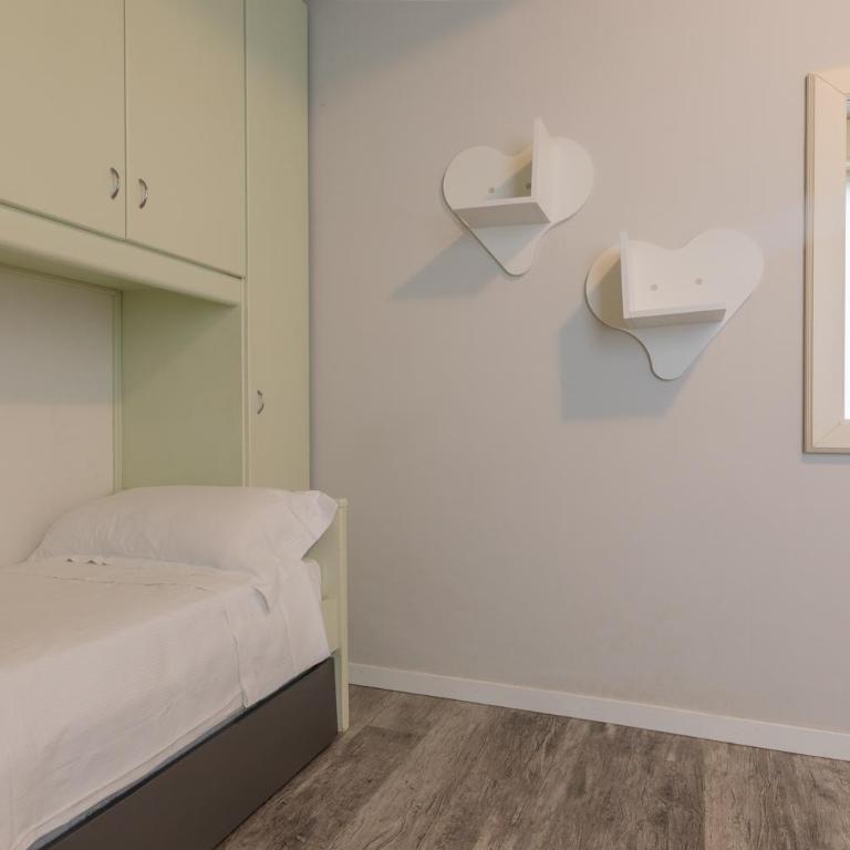 Villa Prince in Lake Garda - Garden, Pool & Relax - Appartamento Deluxe con 2 Camere da Letto e Vista Giardino - 20