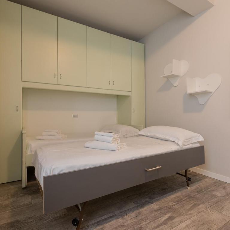 Villa Prince in Lake Garda - Garden, Pool & Relax - Appartamento Deluxe con 2 Camere da Letto e Vista Giardino - 17