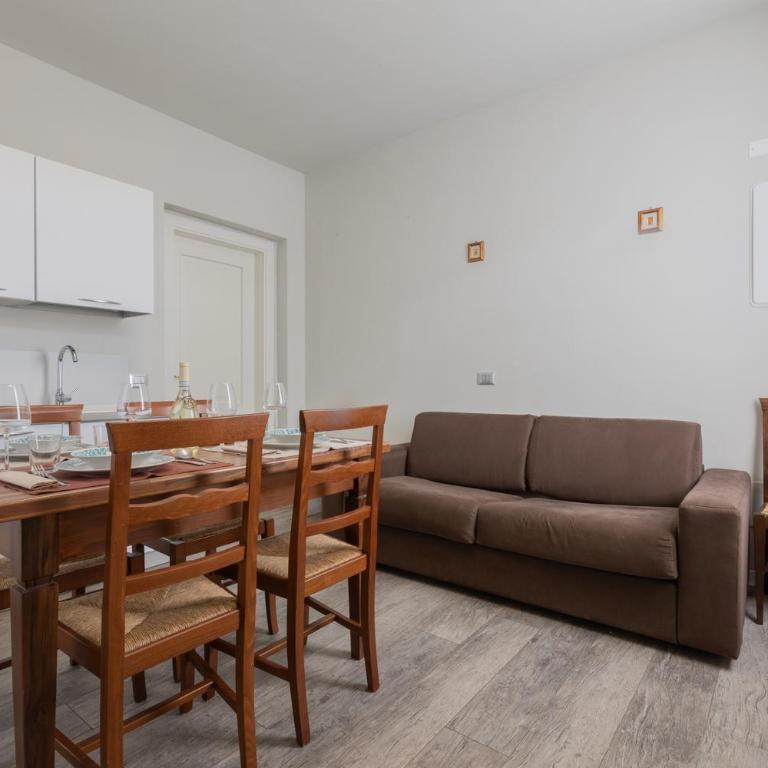 Villa Prince in Lake Garda - Garden, Pool & Relax - Appartamento Deluxe con 2 Camere da Letto e Vista Giardino - 16