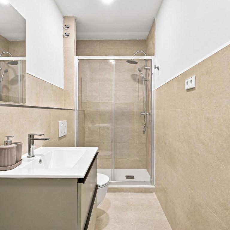 Modernas habitaciones con baño privado - Habitación Doble Deluxe - 2