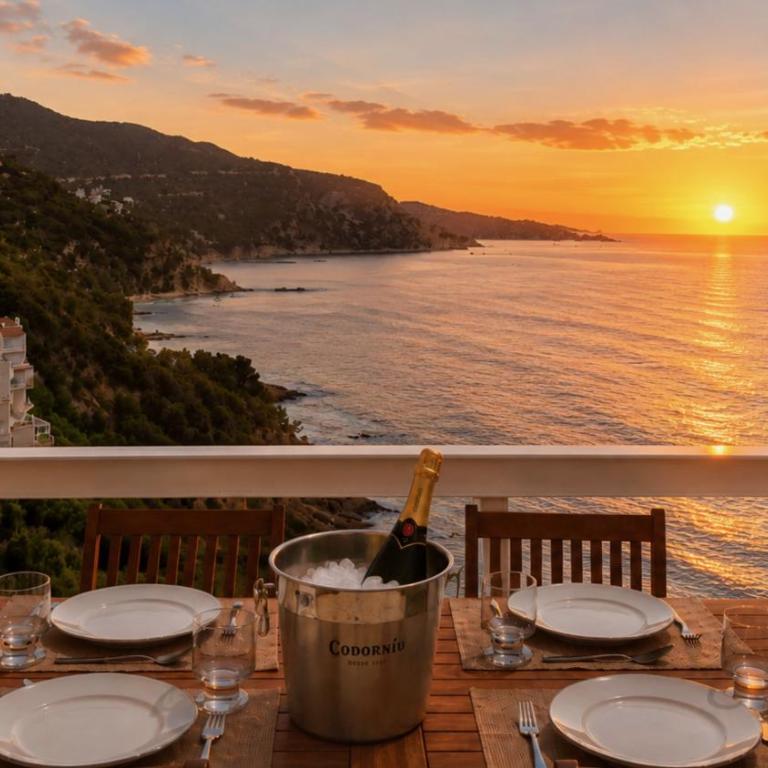 Mediterranean Getaway - Private Beach & Sea Views - Apartamento de 2 dormitorios con terraza y vistas al mar - 3