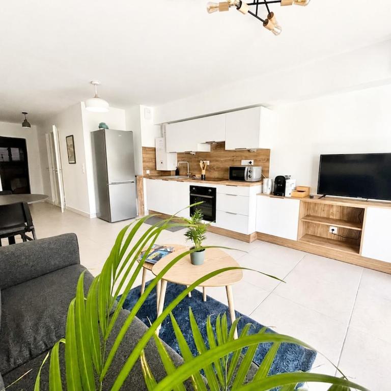 Appart au Grand Port Terrasse, Jardin Privé et Garage inclus - Appartement 1 Chambre - 1