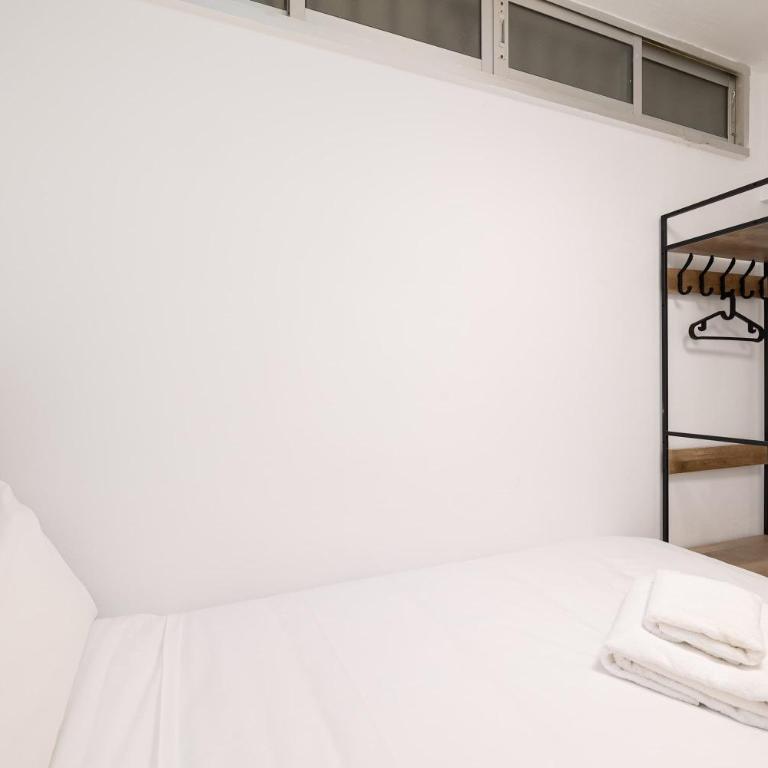 Compact 2BR Apartment with Balcony & Pool - Apartamento - 7