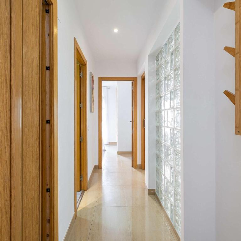 Compact 2BR Apartment with Balcony & Pool - Apartamento - 14