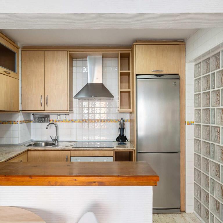 Compact 2BR Apartment with Balcony & Pool - Apartamento - 15