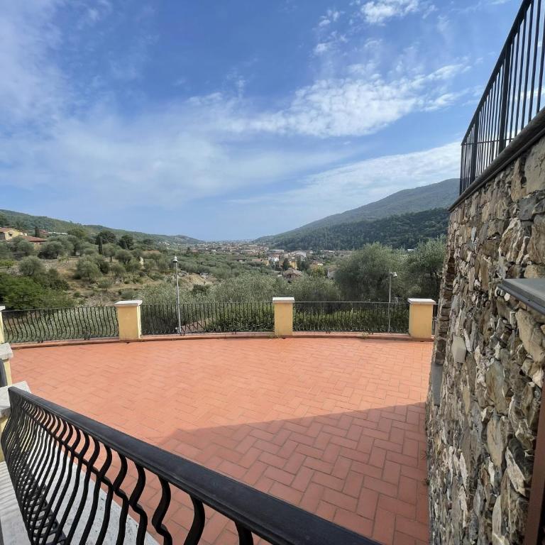 Terrazza - Borgo Agosti by Holiday World - Appartamento con 2 Camere da Letto, Terrazza e Vista Mare - 4
