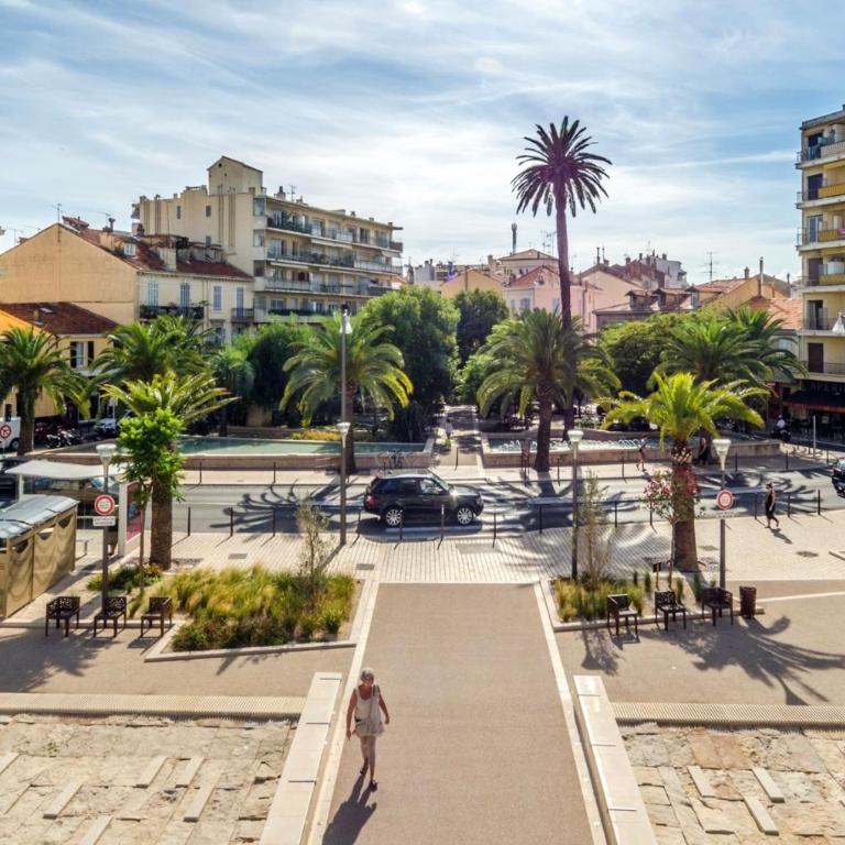 New 2-Room Apartment with Terrace & Air Conditioning - Appartement 1 Chambre - 9