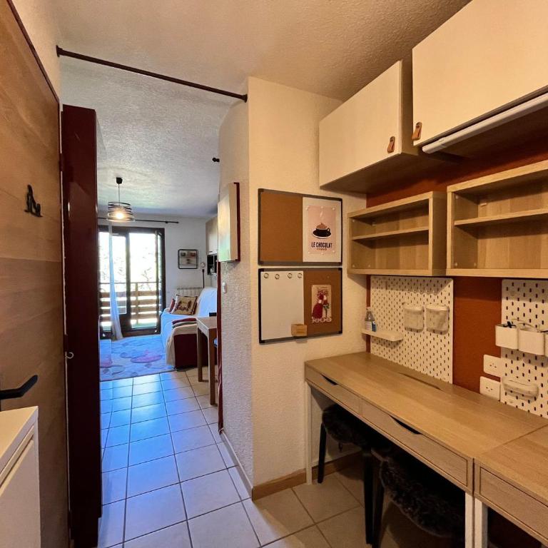 Studio chaleureux près télécabine avec parking et balcon - Estudio - 8