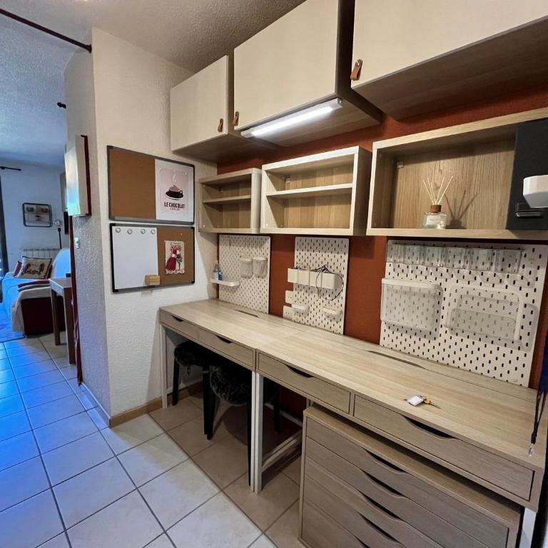 Studio chaleureux près télécabine avec parking et balcon - Estudio - 11