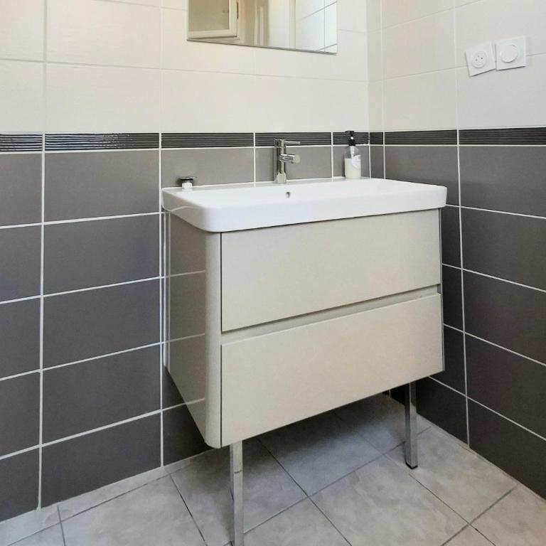 Centre ville, terrasse vue sur les toits, wifi & clim - Appartement 2 Chambres - 52