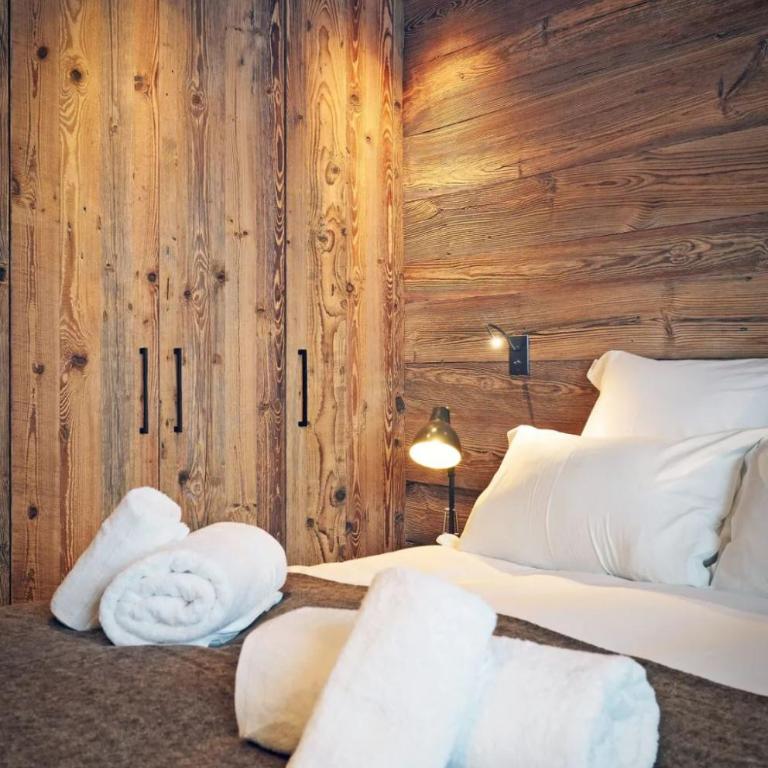 Modern Alpine Lodge Ski Storage & Sunset Terrace - Four-Bedroom Luxury Apartment - 63