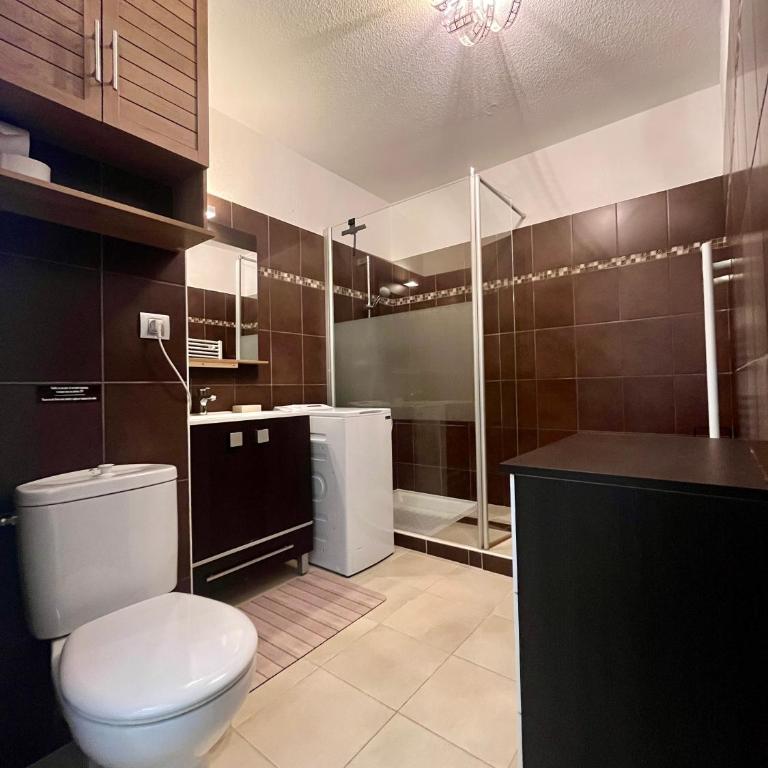 New 2-Room Apartment with Terrace & Air Conditioning - Appartement 1 Chambre - 11