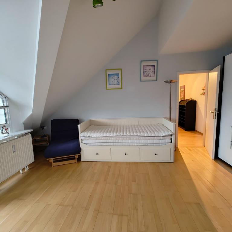 perfekte Wohnung in der Münchener City - Apartment mit 1 Schlafzimmer und Balkon - 2