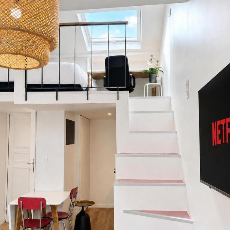 Latin Quarter Charming Mezzanine Studio with Netflix - Studio - 4