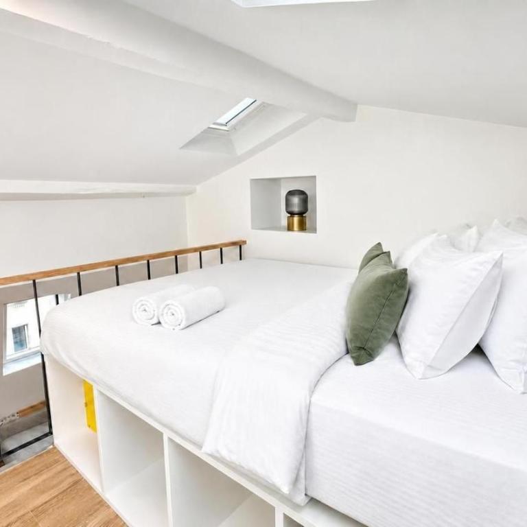 Latin Quarter Charming Mezzanine Studio with Netflix - Studio - 3