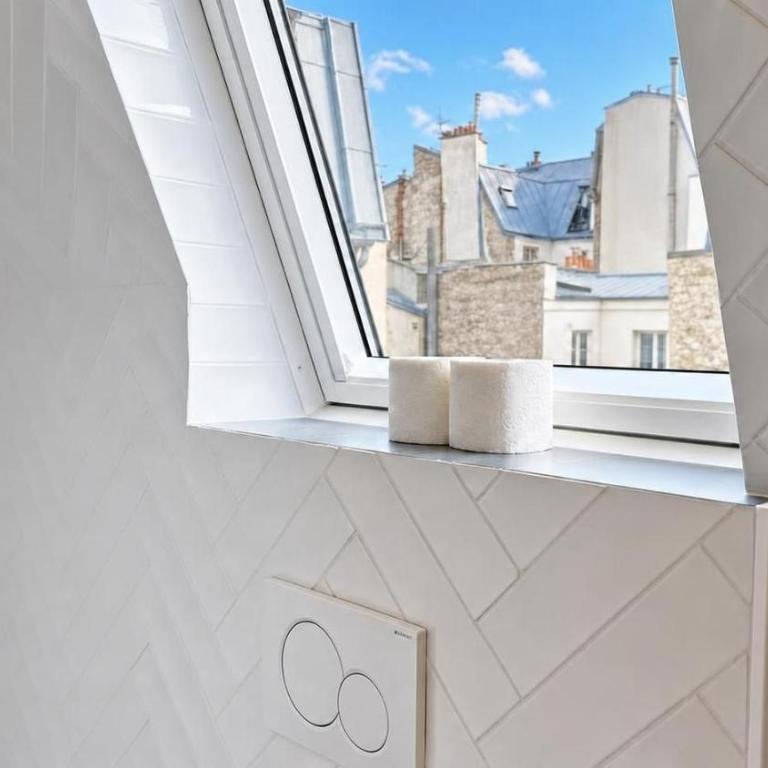 Latin Quarter Charming Mezzanine Studio with Netflix - Studio - 24