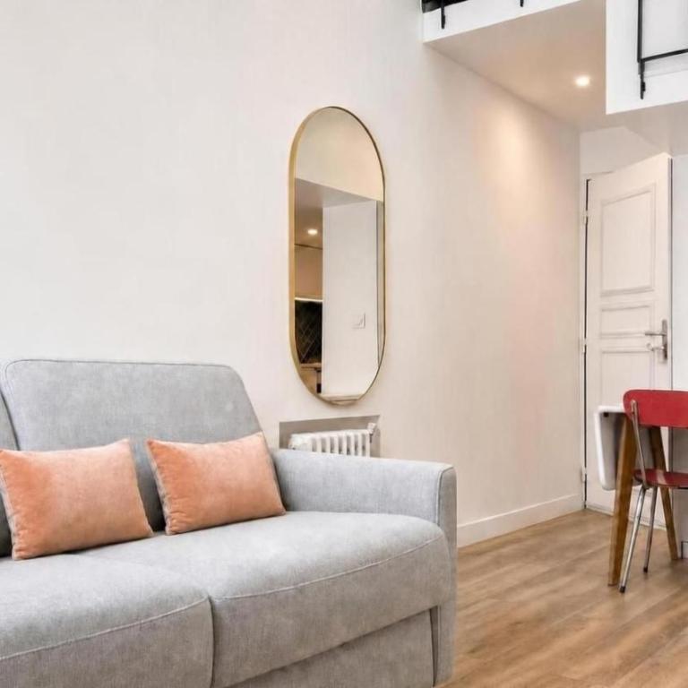 Latin Quarter Charming Mezzanine Studio with Netflix - Studio - 10