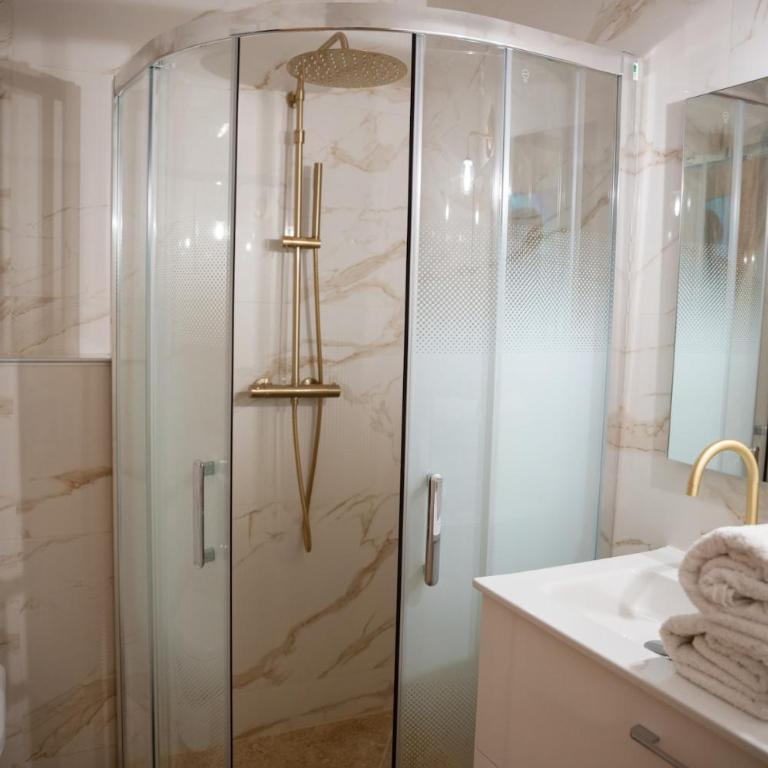 Mas Romainho Luxury and Charm in St Rémy - Villa - 79