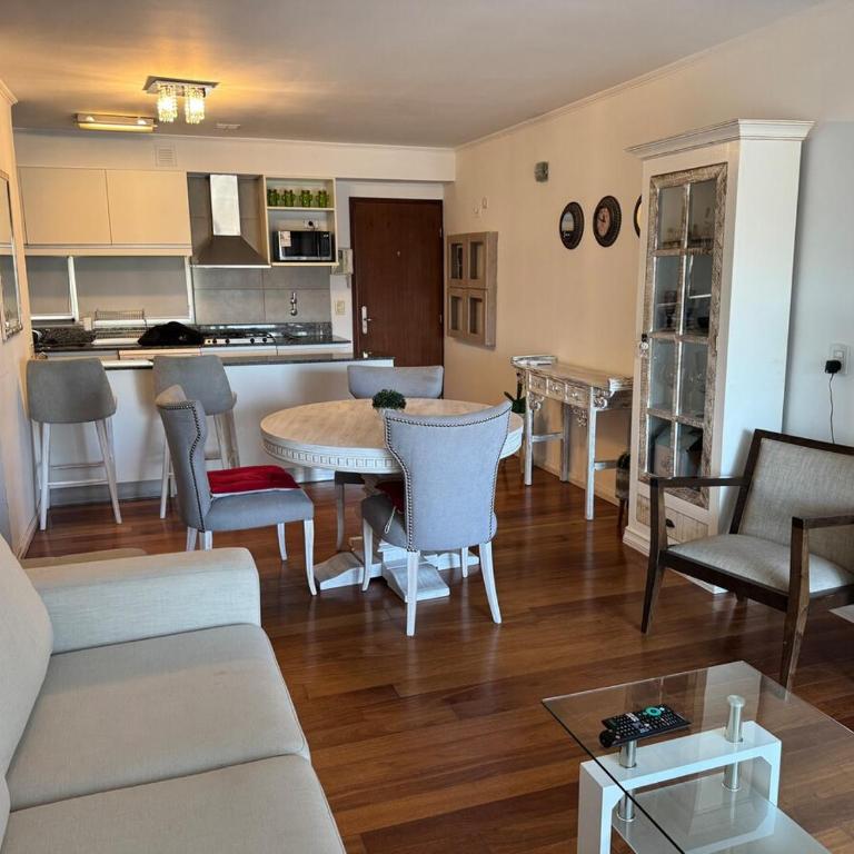 Elegante departamento en el centro de Rosario, Bv Oroño - Two-Bedroom Apartment - 8