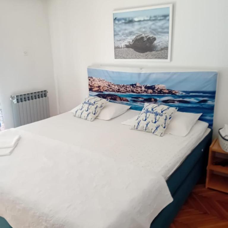 Guest House Vila Bak - Deluks Dvokrevetna Soba sa Bračnim Krevetom i Balkonom - 13