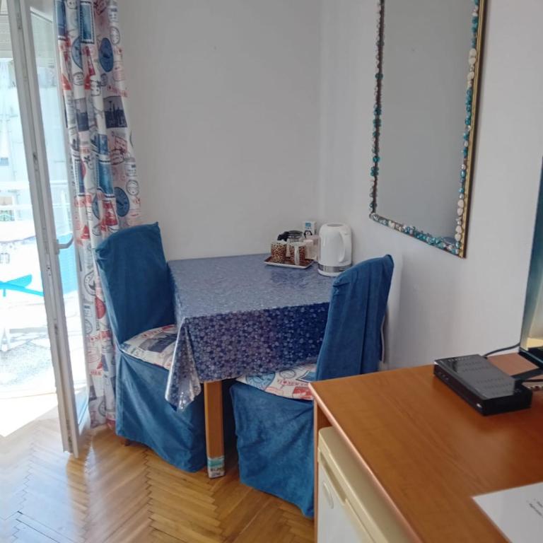 Guest House Vila Bak - Deluks Dvokrevetna Soba sa Bračnim Krevetom i Balkonom - 17