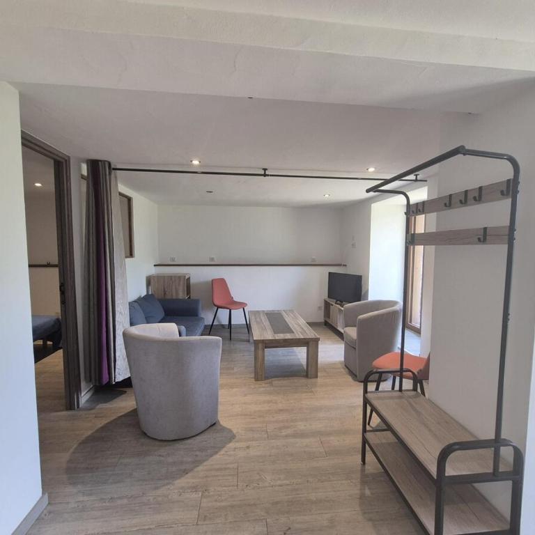 Charmant Appartement 4 pers - Montvalezan - Apartment - 12