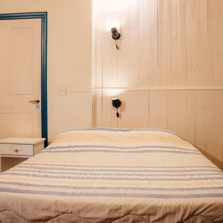 B&B Hostel ALHUE - Double Room with Private Bathroom - 3