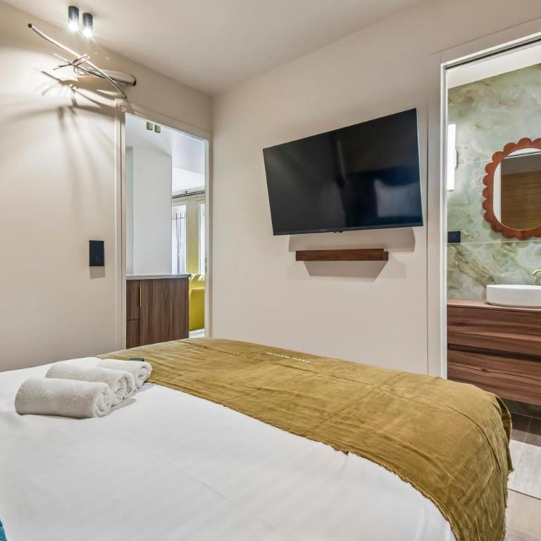 Lavie Maison - AC and Hot Tub near Sentier - Appartement 2 Chambres - 13