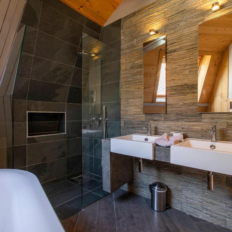 Chalet raffiné, emplacement central - 12 pers. - Chalet 3 Chambres - 9