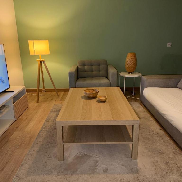 T2 dernier étage - Vue montagne À 2 pas de la mer - Appartement 1 Chambre - 1