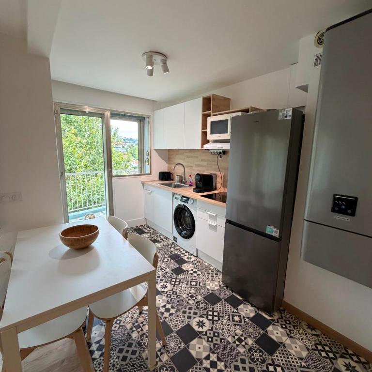 T2 dernier étage - Vue montagne À 2 pas de la mer - Appartement 1 Chambre - 7