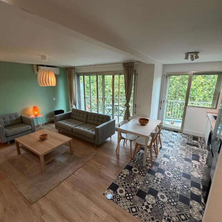 T2 dernier étage - Vue montagne À 2 pas de la mer - Appartement 1 Chambre - 9