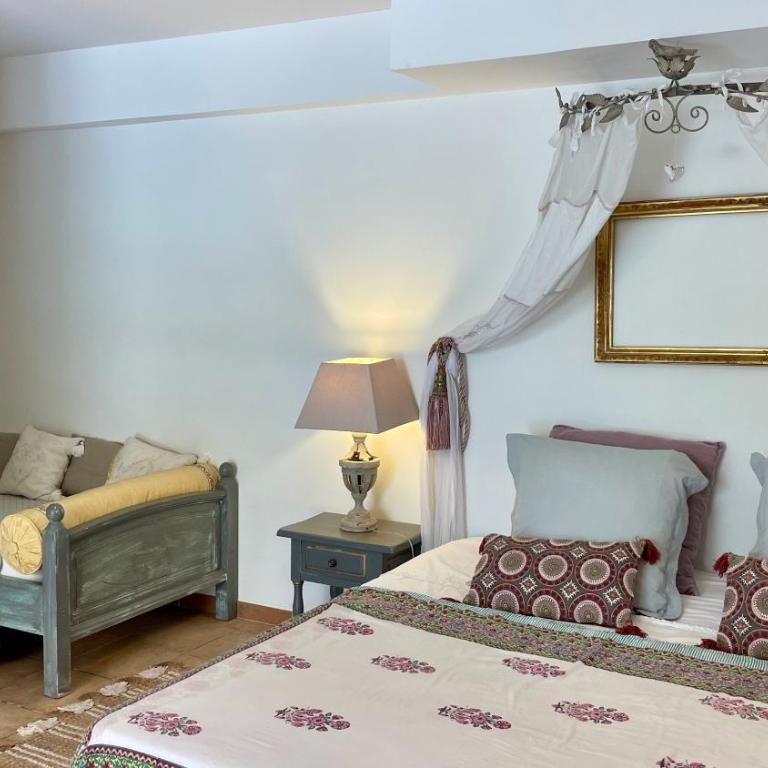 B&B Villa Ganesh - Studio with pool view and kitchenette - 13