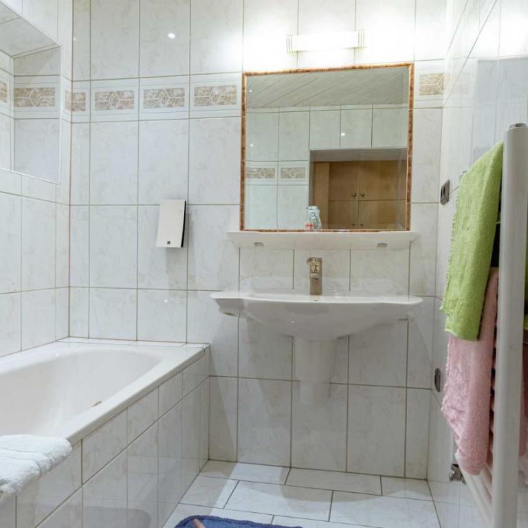 Apartments & Alpine Tradition Gasthof Jenewein - Familien-Apartment mit 2 Schlafzimmern - 6