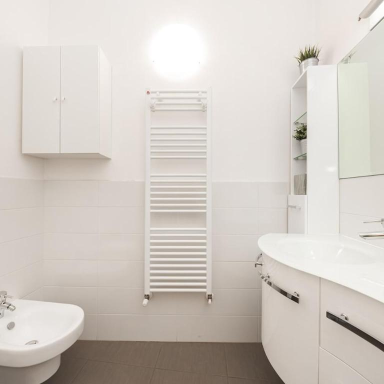 Centro di Bologna, Casa con Balcone e Design - Appartamento con 2 Camere da Letto - 17